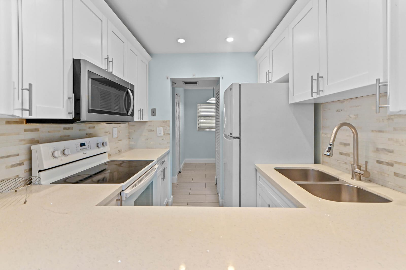 1021 Mockingbird Lane 415, Plantation, FL 33324 photo 8