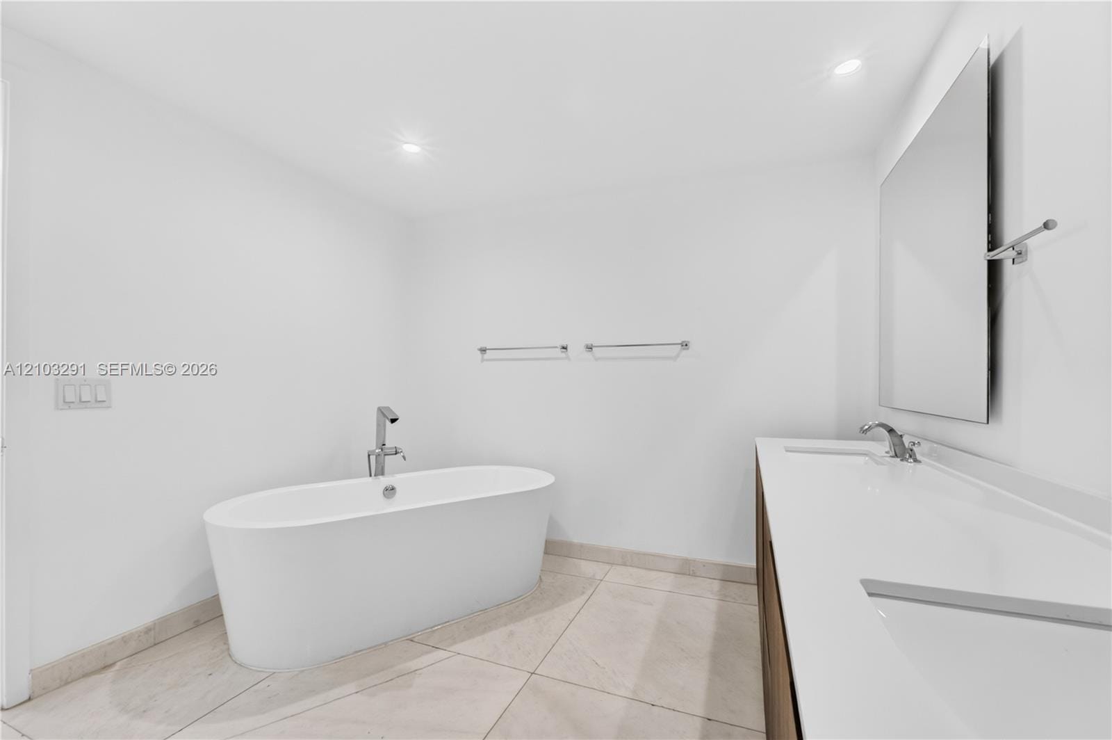 488 NE 18th Street 1815, Miami, FL 33132 photo 13