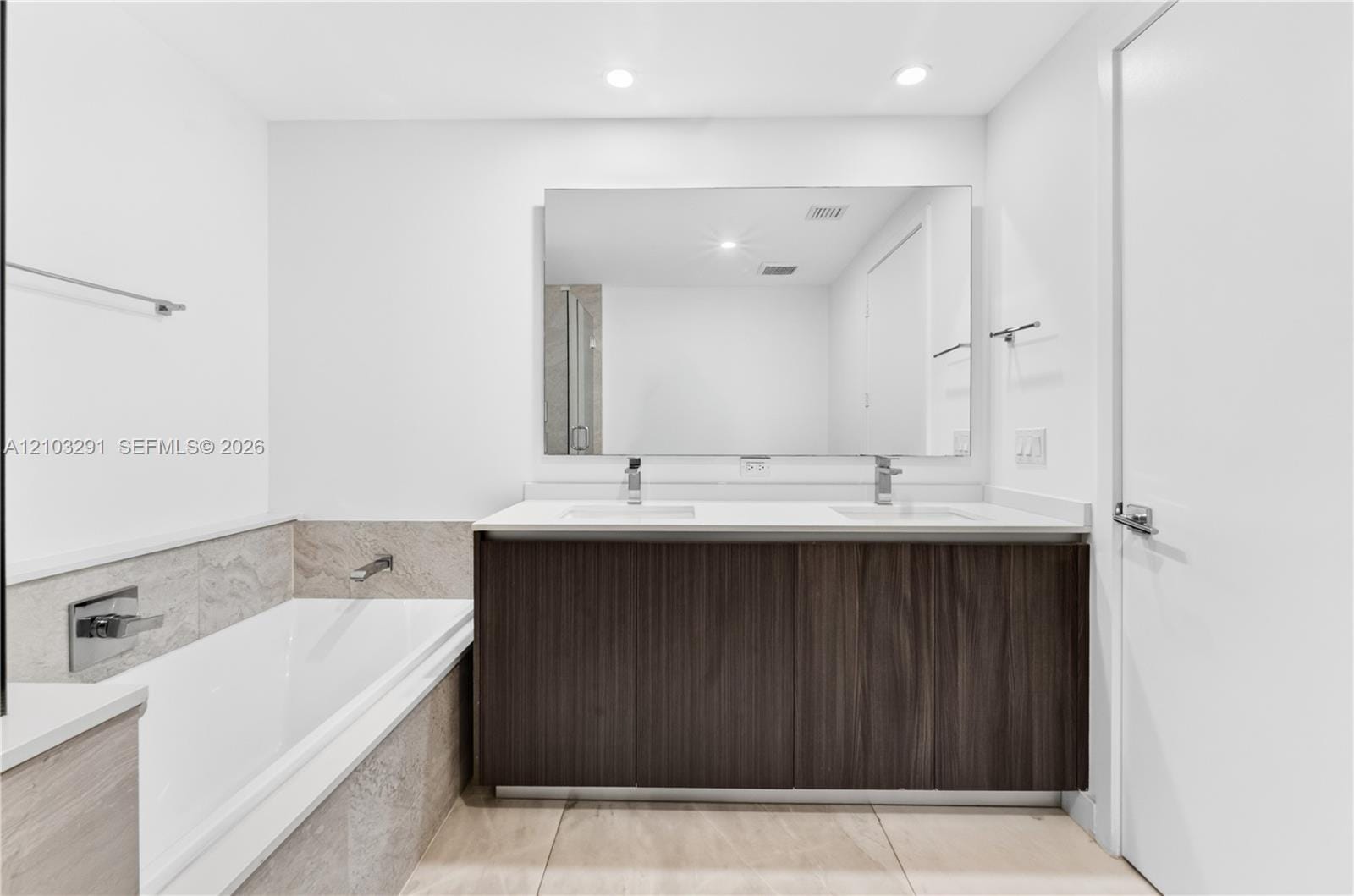 488 NE 18th Street 1815, Miami, FL 33132 photo 26