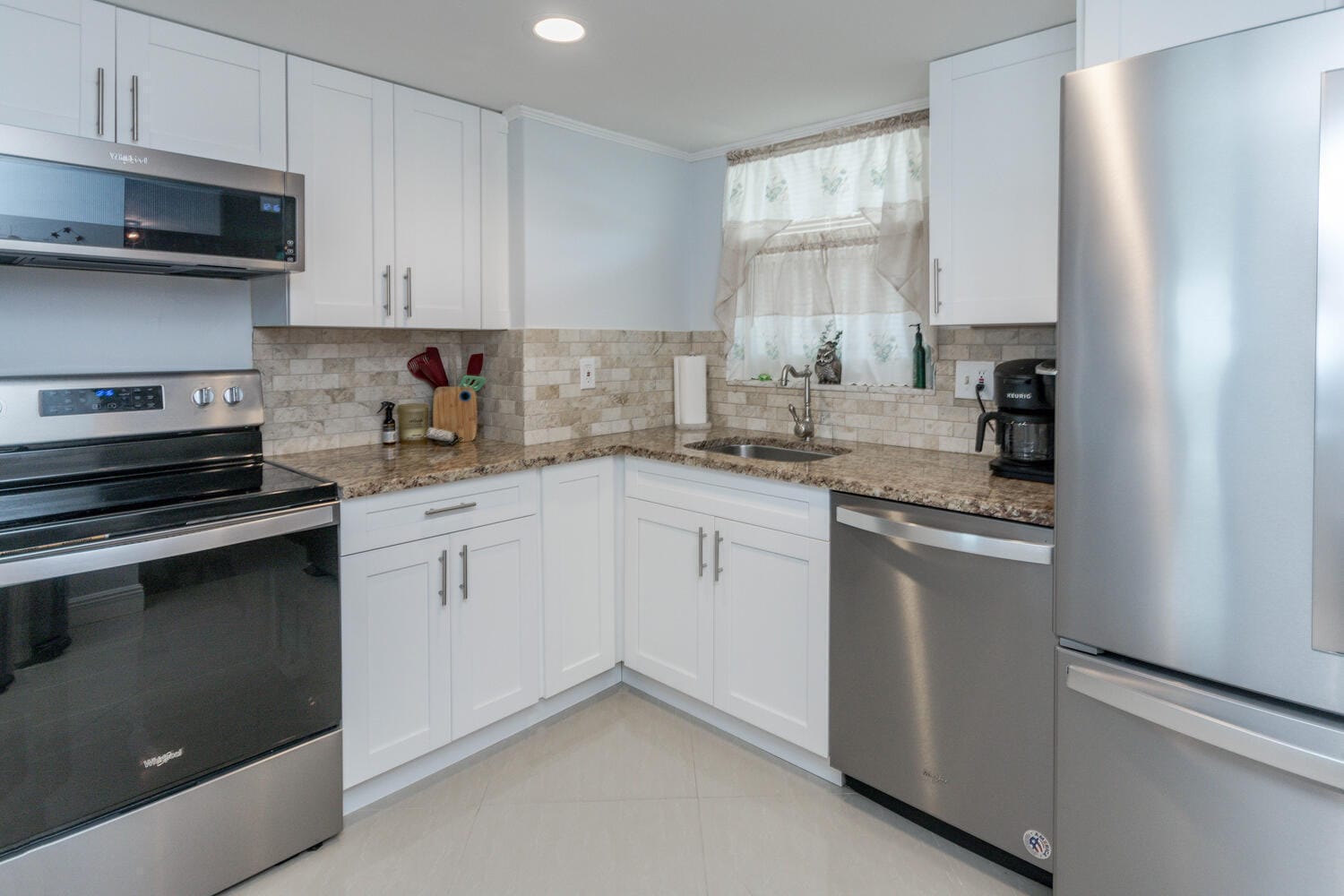 711 Lori Drive 408, Palm Springs, FL 33461 photo 8
