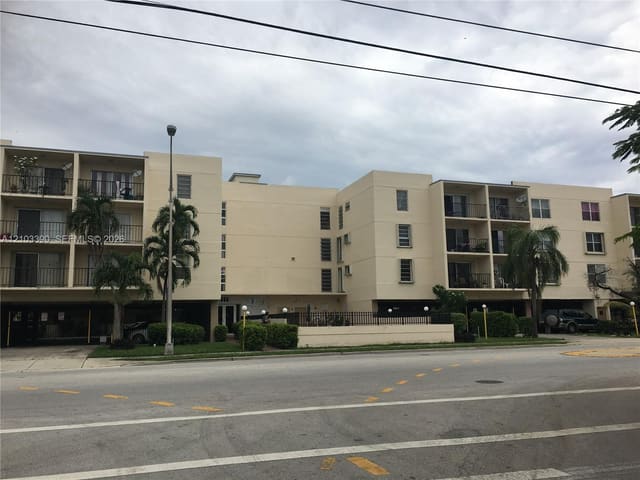 555 NE 123rd Street 212-B, North Miami, FL 33161