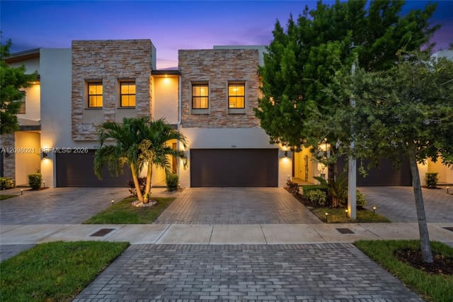 8110 NW 104th Court, Doral, FL 33178