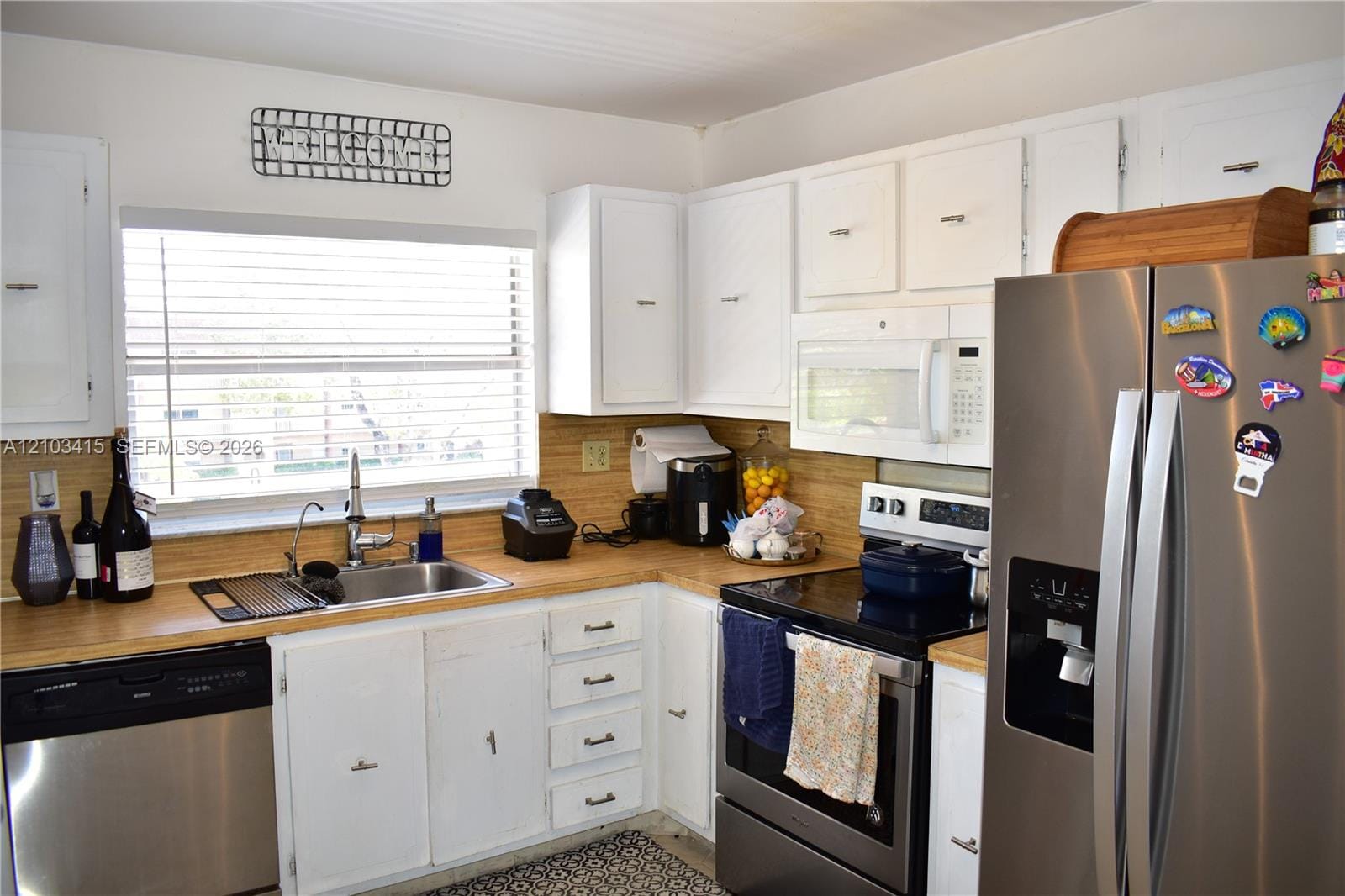 9020 Sunrise Lakes Boulevard 304 — photo 5