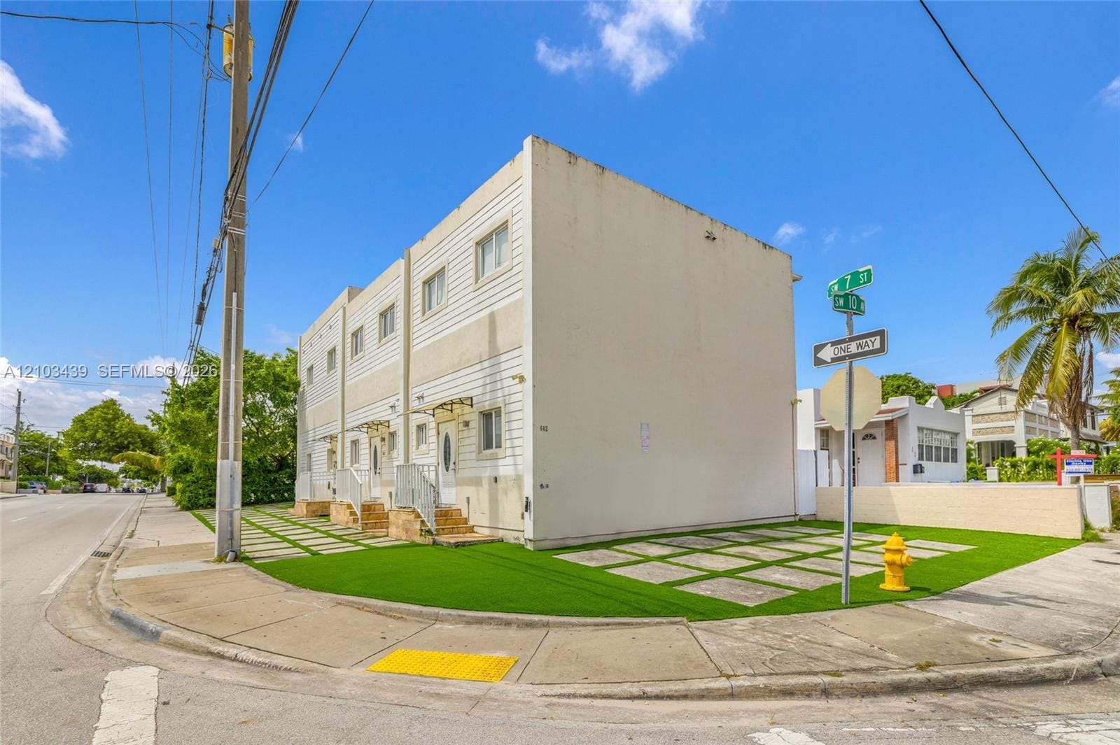 642 SW 10th Avenue, Miami, FL 33130