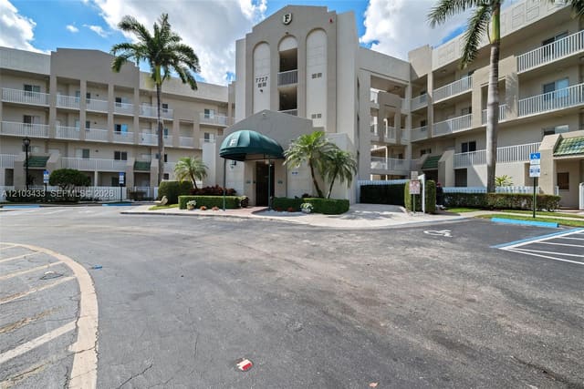 7727 Southampton Terrace 409, Tamarac, FL 33321