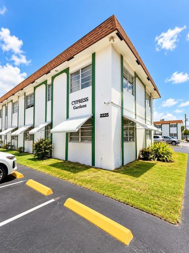 2225 Polk Street 4B, Hollywood, FL 33020