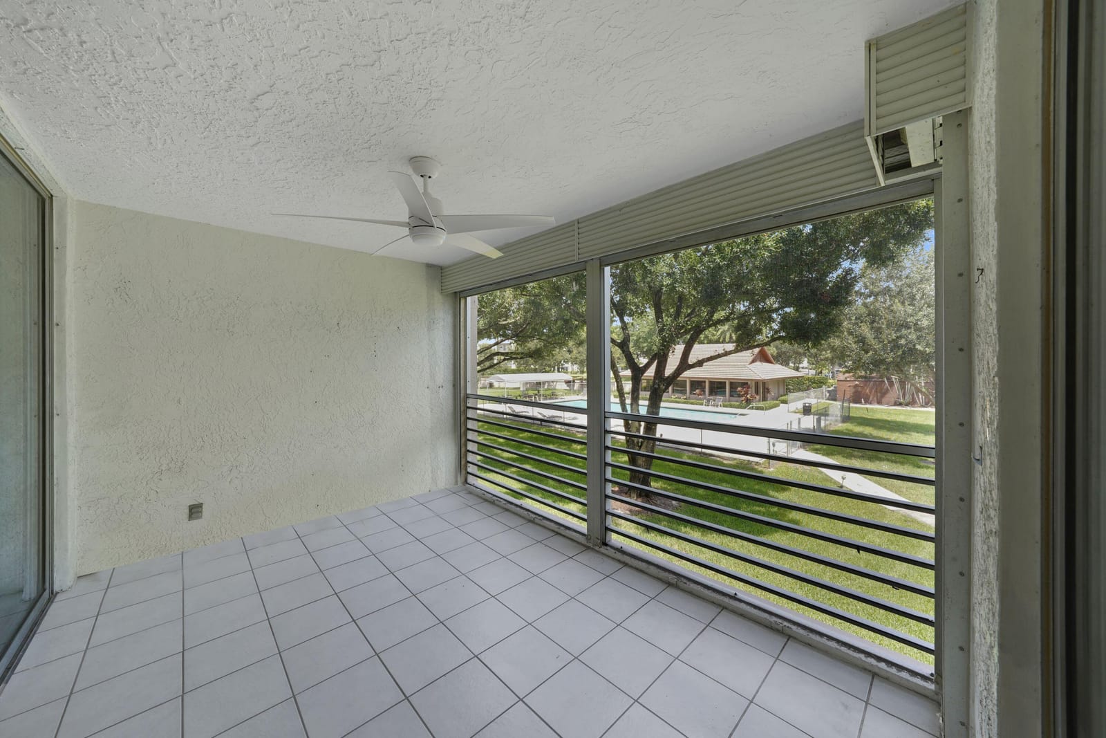 1900 SABAL PALM Drive 205, Davie, FL 33324 photo 12