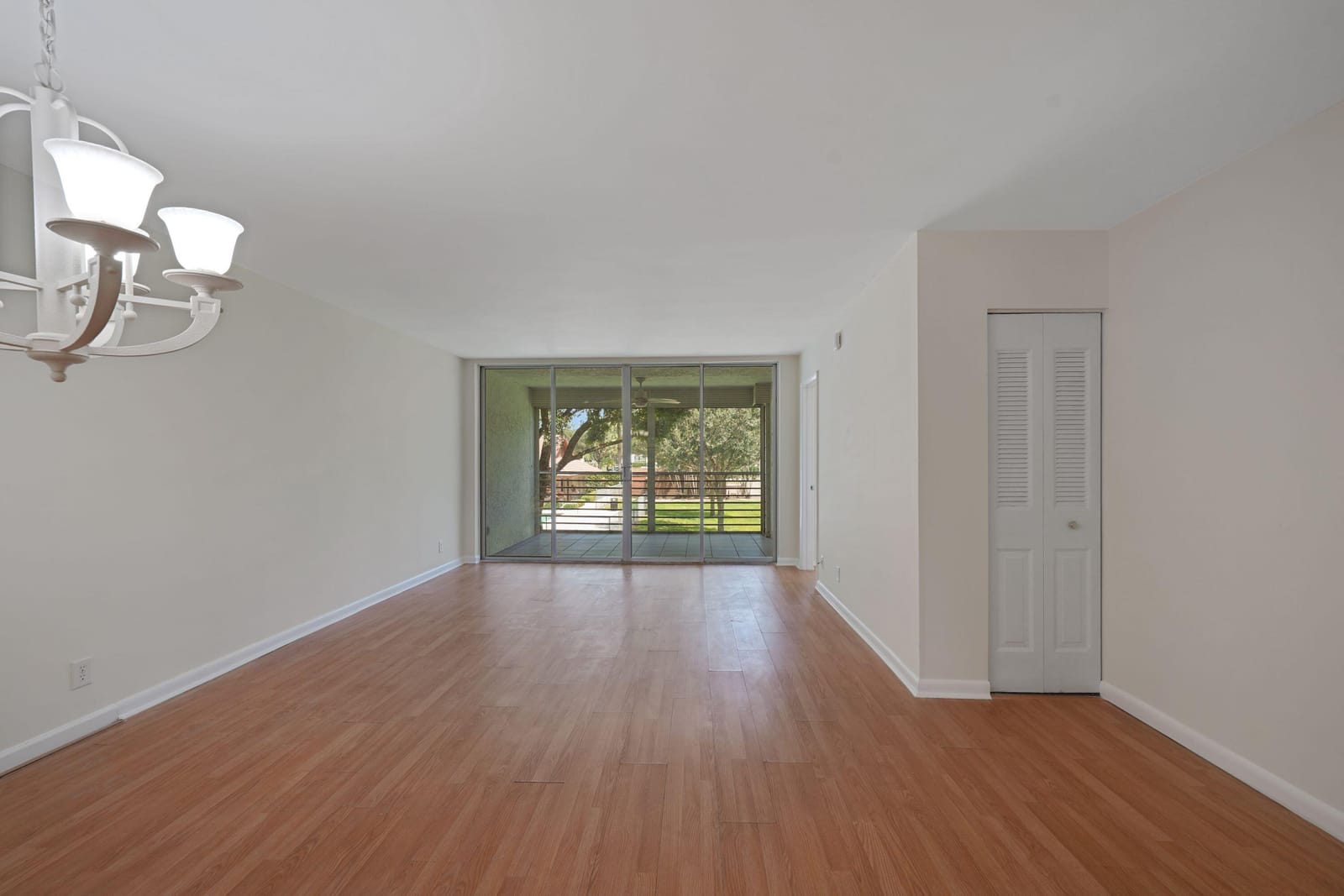 1900 SABAL PALM Drive 205, Davie, FL 33324 photo 9