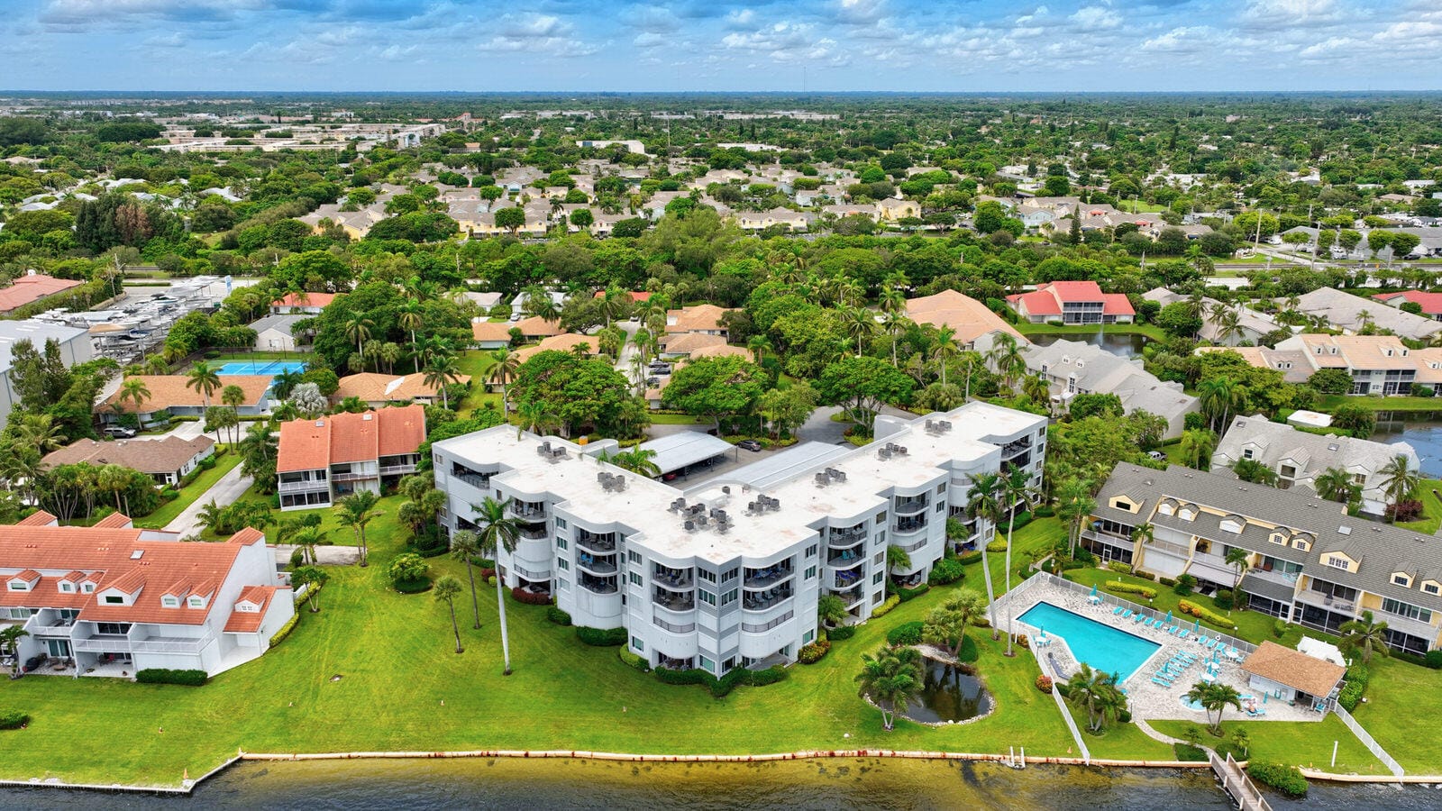 8200 LAKESHORE Drive 2010, Hypoluxo, FL 33462 photo 3