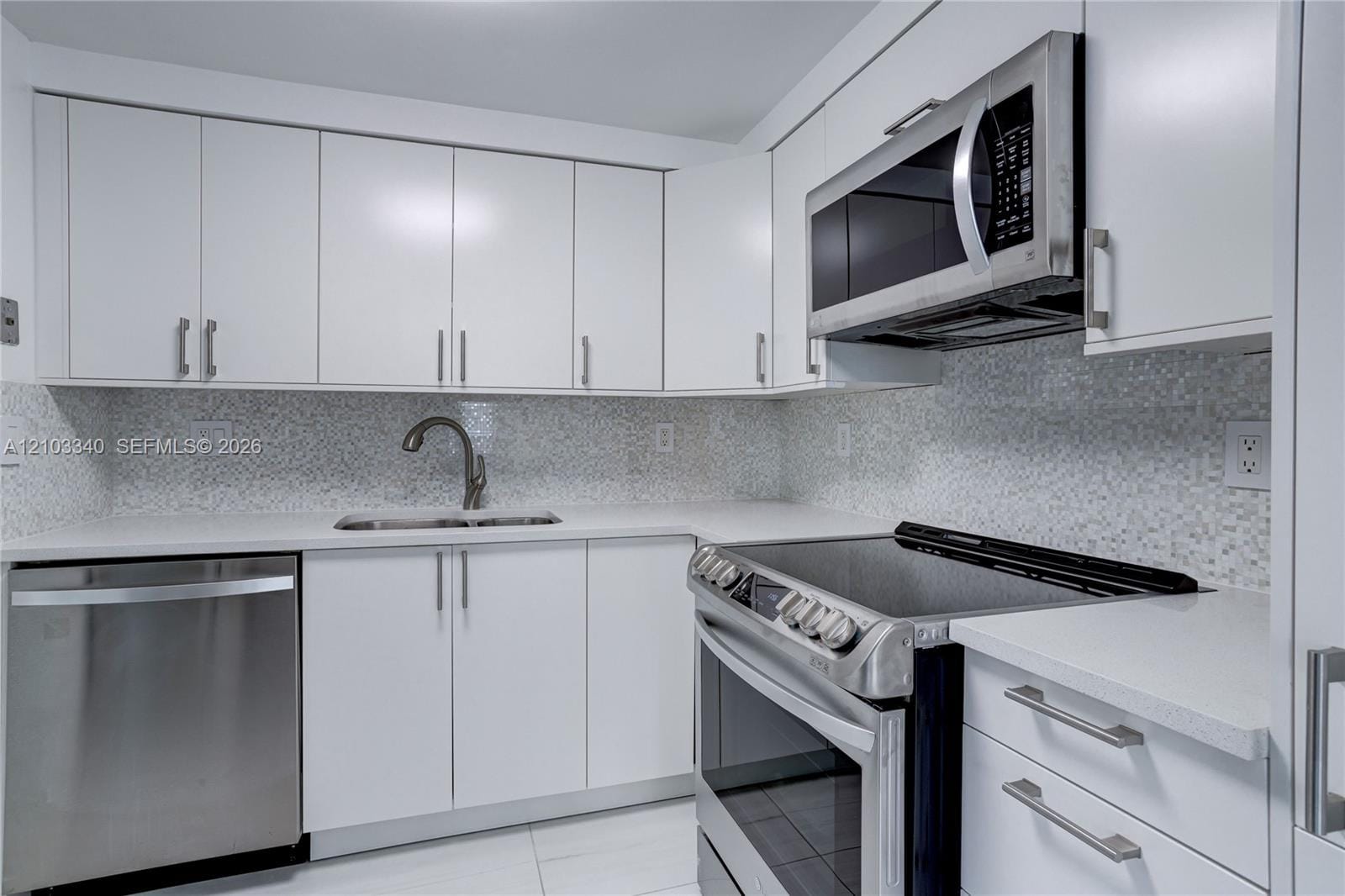1541 Brickell Avenue C1008 — photo 12