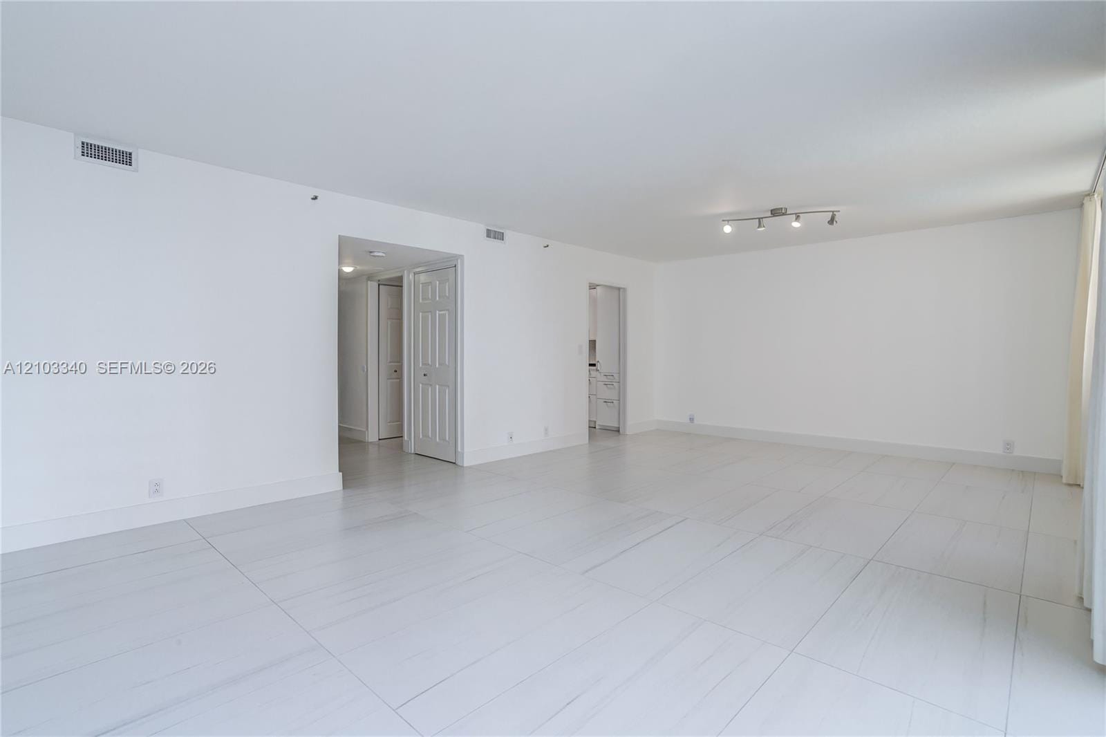1541 Brickell Avenue C1008 — photo 4