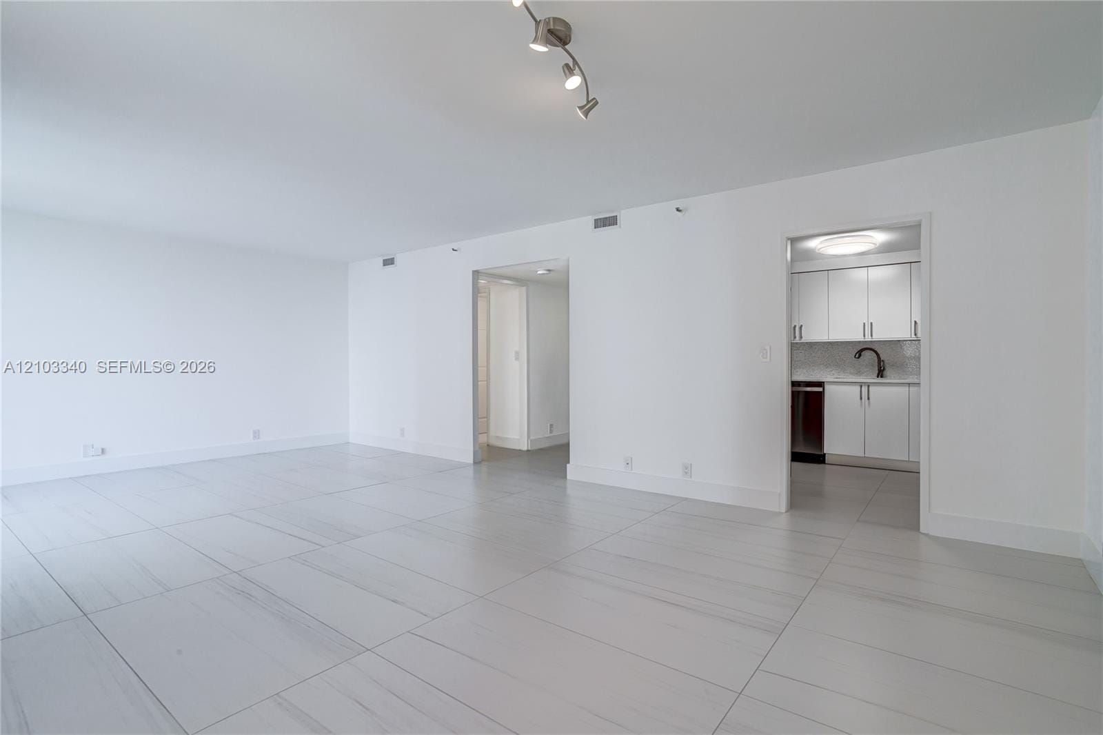 1541 Brickell Avenue C1008 — photo 6