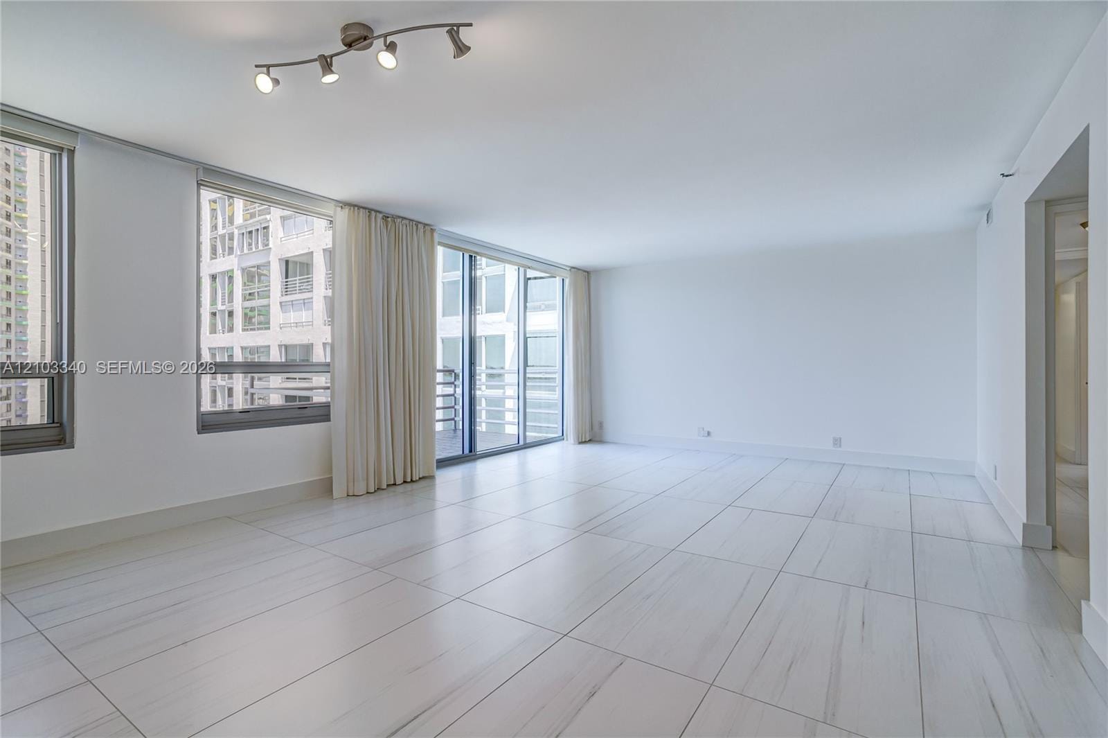 1541 Brickell Avenue C1008 — photo 8