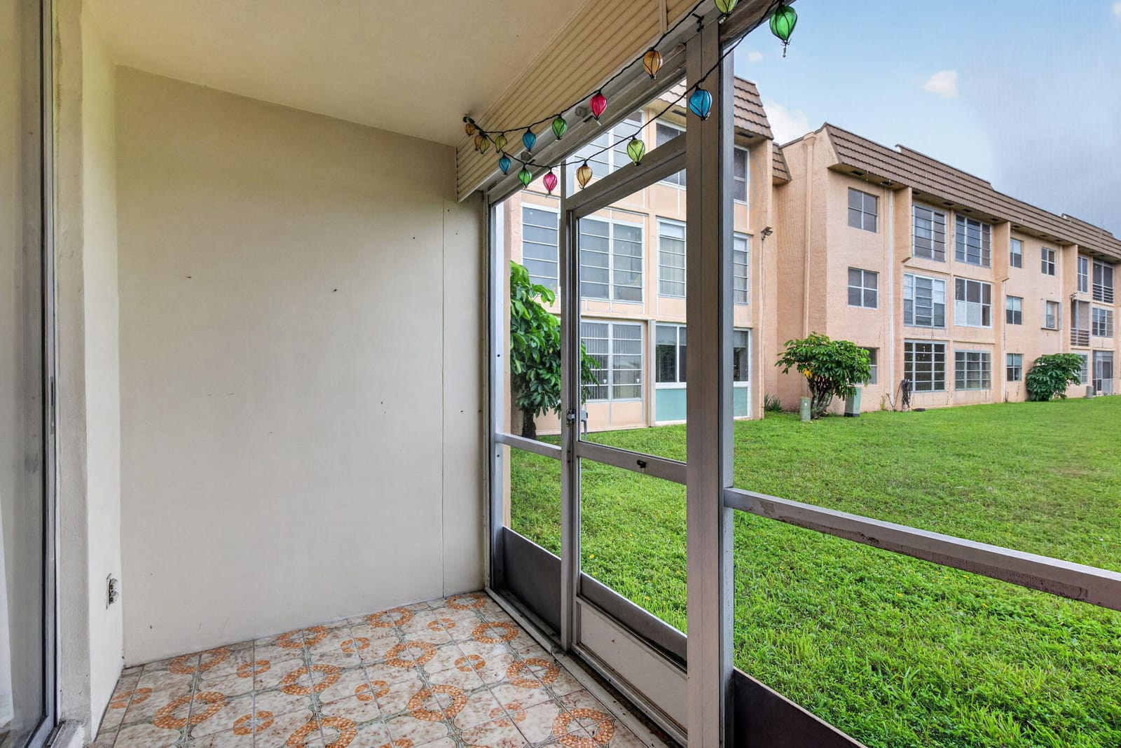 9360 Sunrise Lakes Boulevard Unit 108 — photo 8