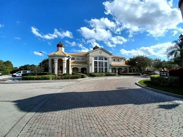 128 SW PEACOCK Boulevard 15-206, Port St. Lucie, FL 34986