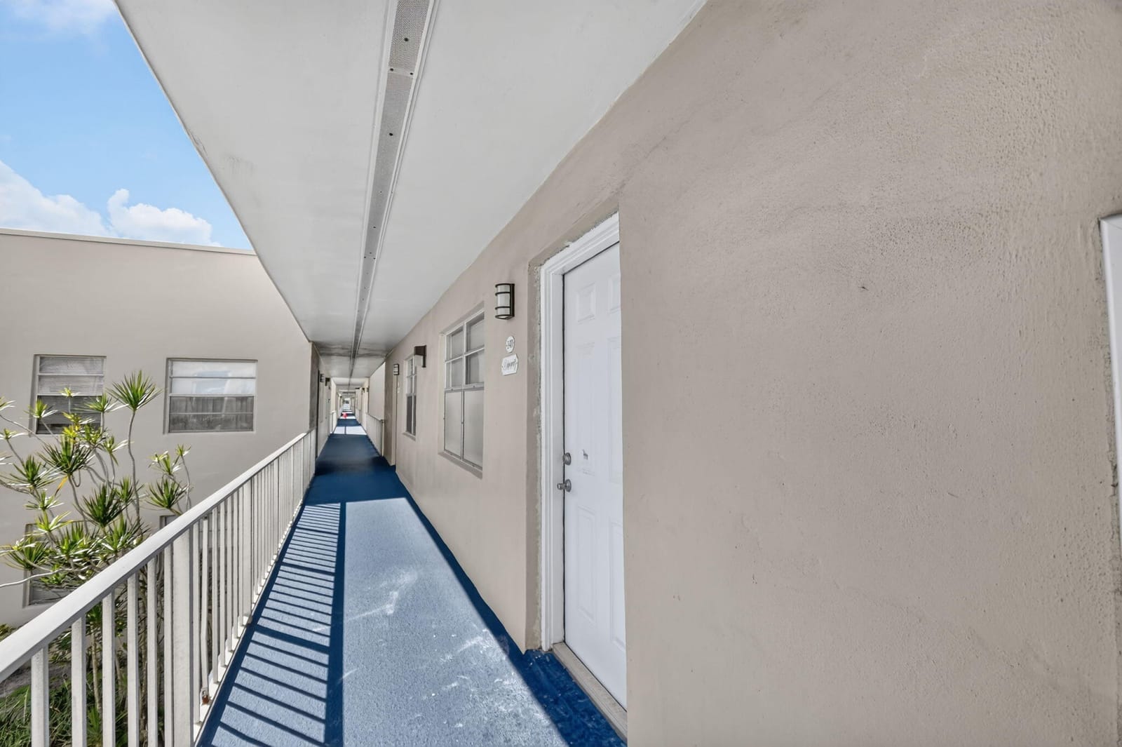 411 BURGUNDY I — photo 2