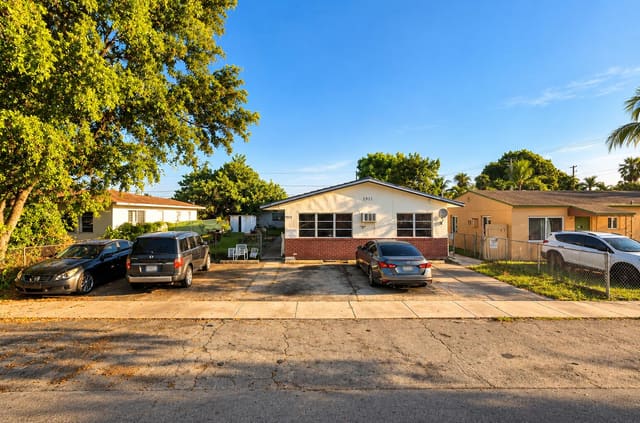 1911 Roosevelt Street, Hollywood, FL 33020