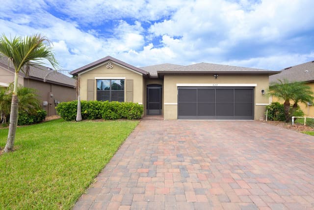 629 Old Country Rd SE, Palm Bay, FL 32909