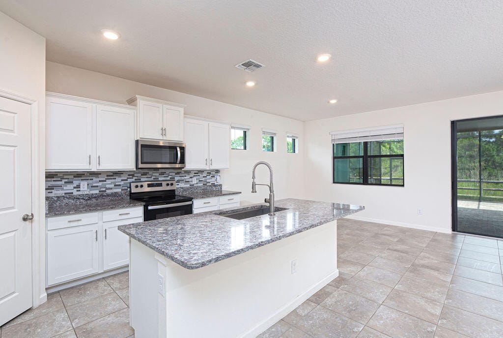 629 Old Country Rd SE, Palm Bay, FL 32909 photo 13