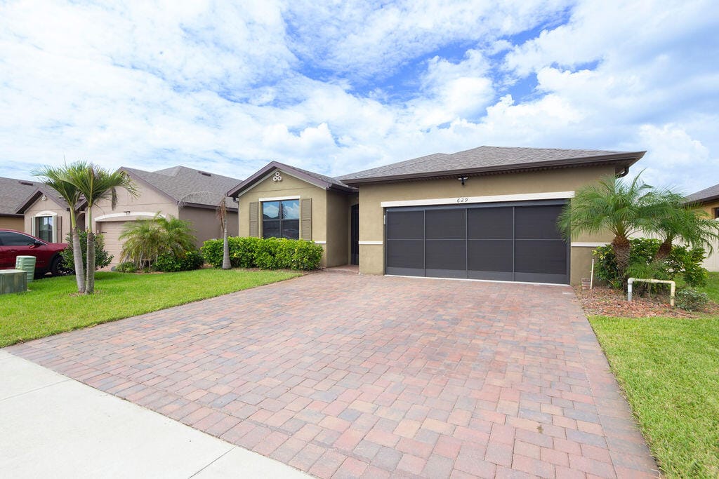 629 Old Country Rd SE, Palm Bay, FL 32909 photo 3