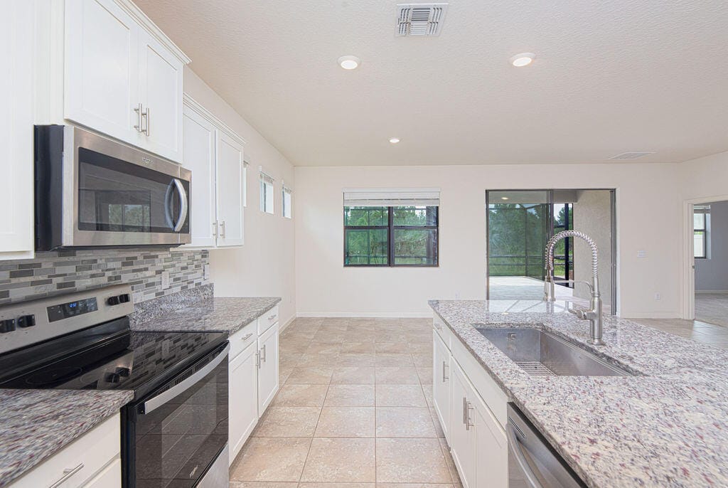 629 Old Country Rd SE, Palm Bay, FL 32909 photo 10