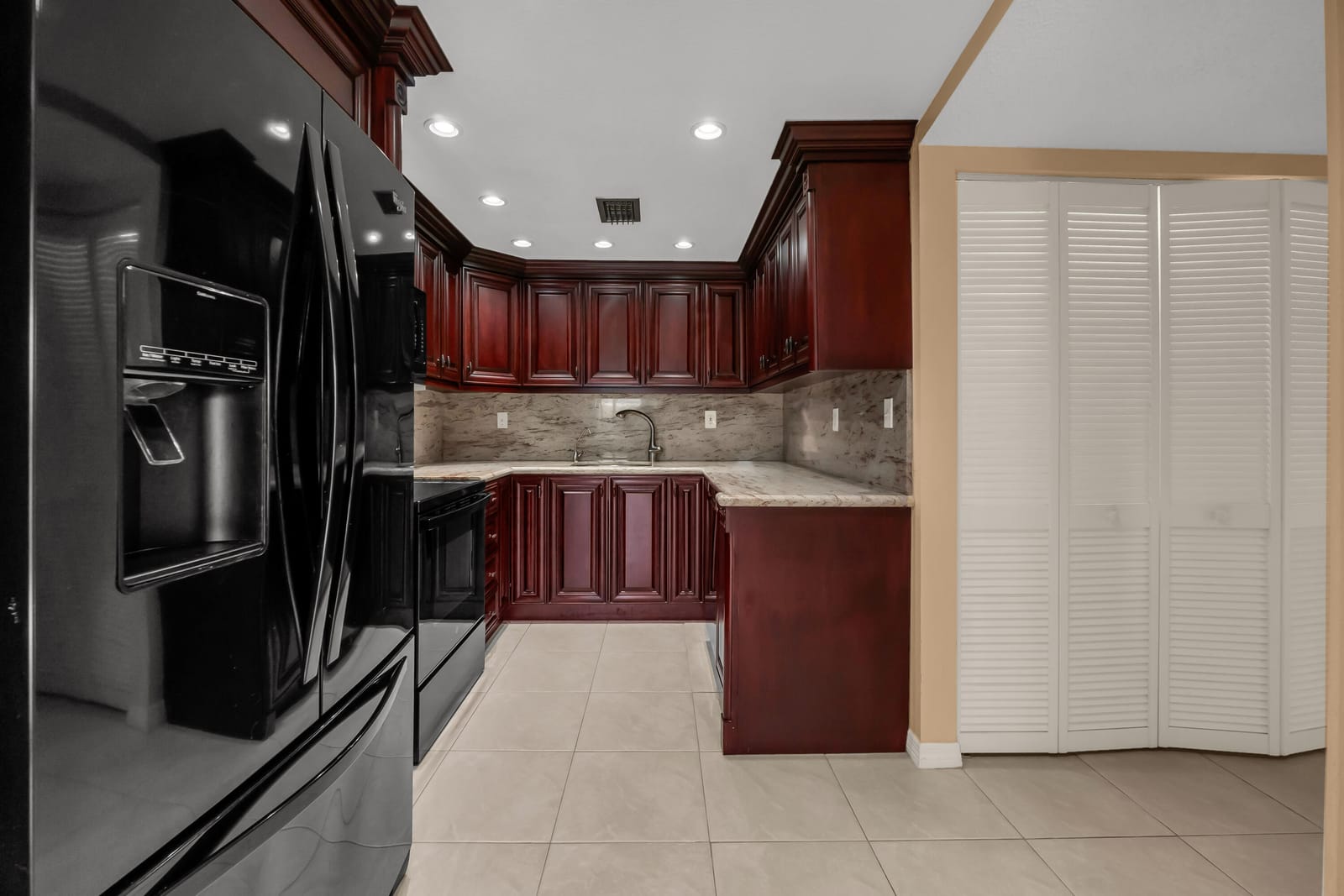 942 SW 113th Terrace — photo 11
