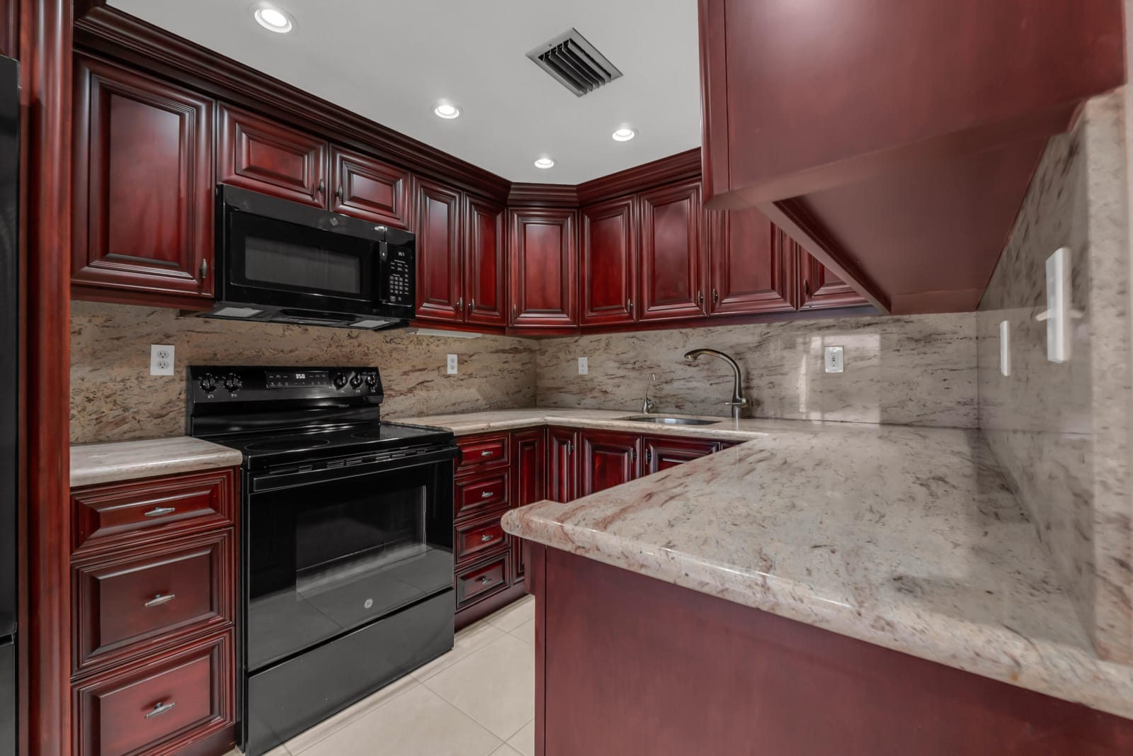 942 SW 113th Terrace — photo 8