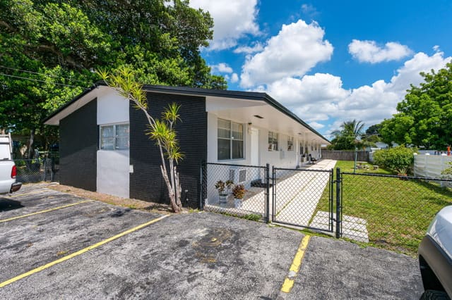 5725 Tyler Street 1-4, Hollywood, FL 33021