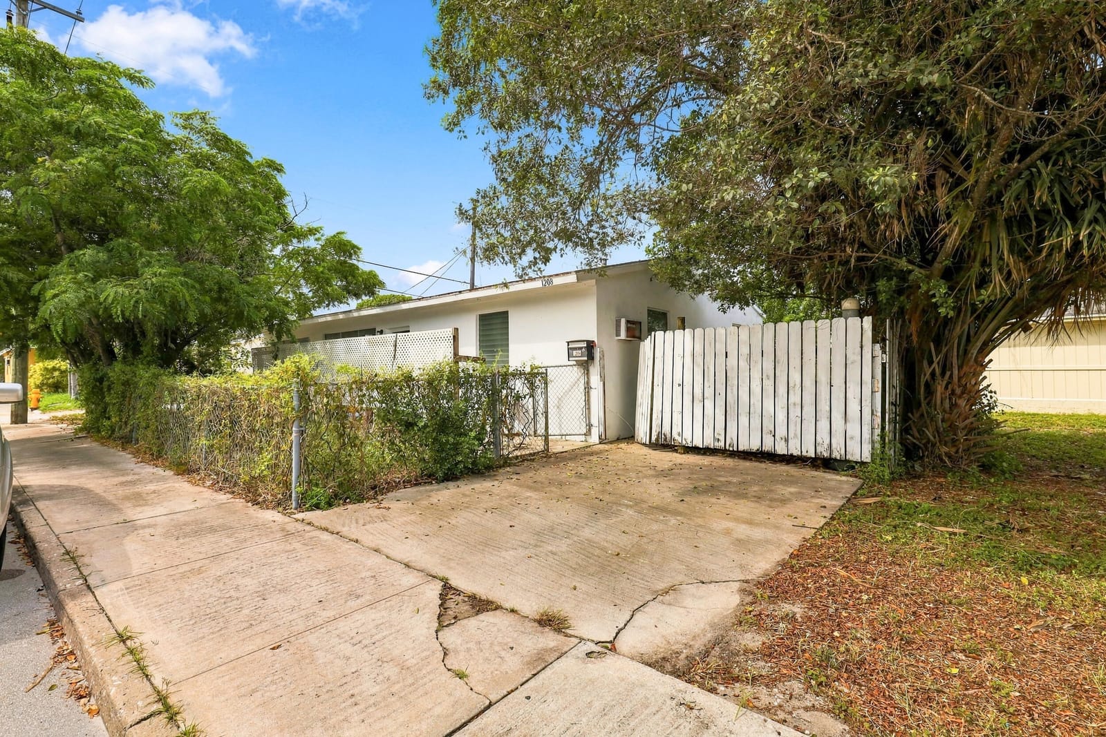 1208 3RD Avenue S, Lake Worth Beach, FL 33460 photo 2