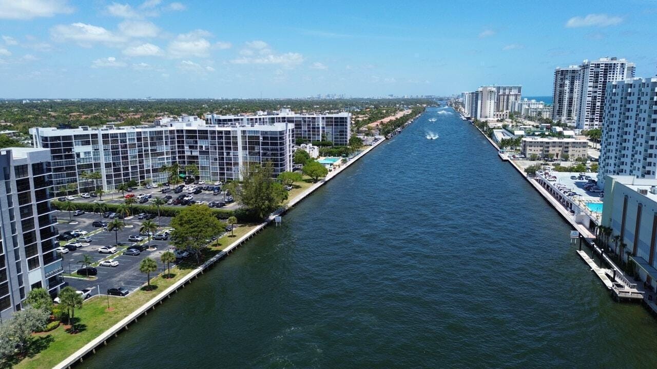 800 PARKVIEW Drive 317, Hallandale Beach, FL 33009 photo 20