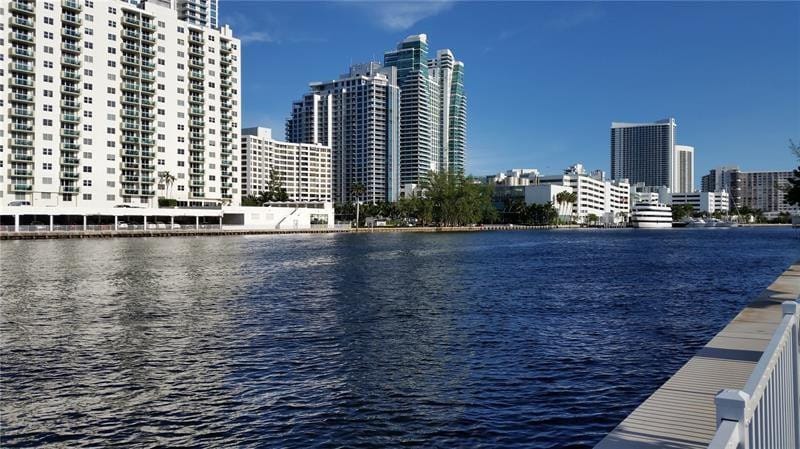 800 PARKVIEW Drive 317, Hallandale Beach, FL 33009 photo 4