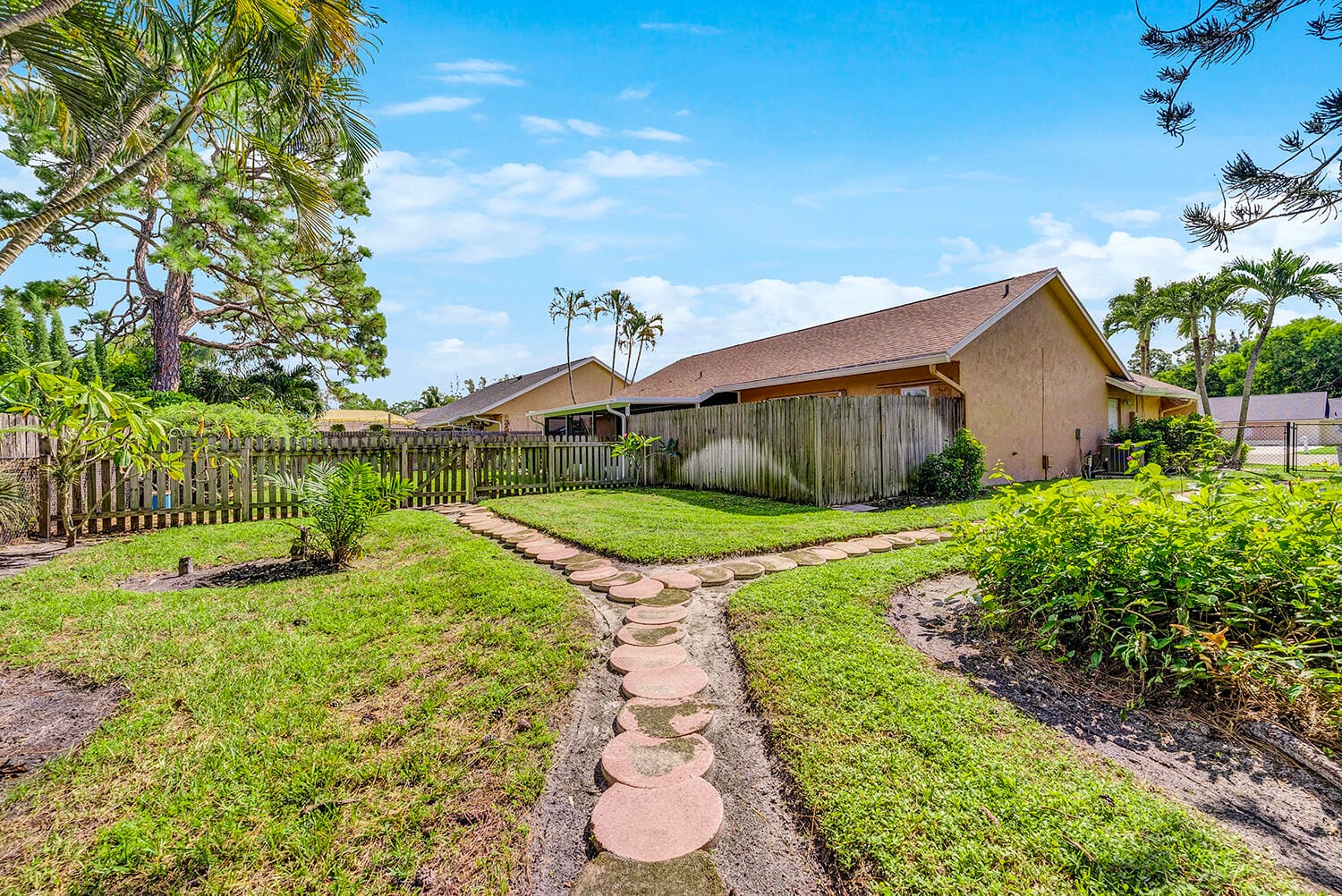 8026 Marshwood Lane, Lake Worth, FL 33467 photo 27