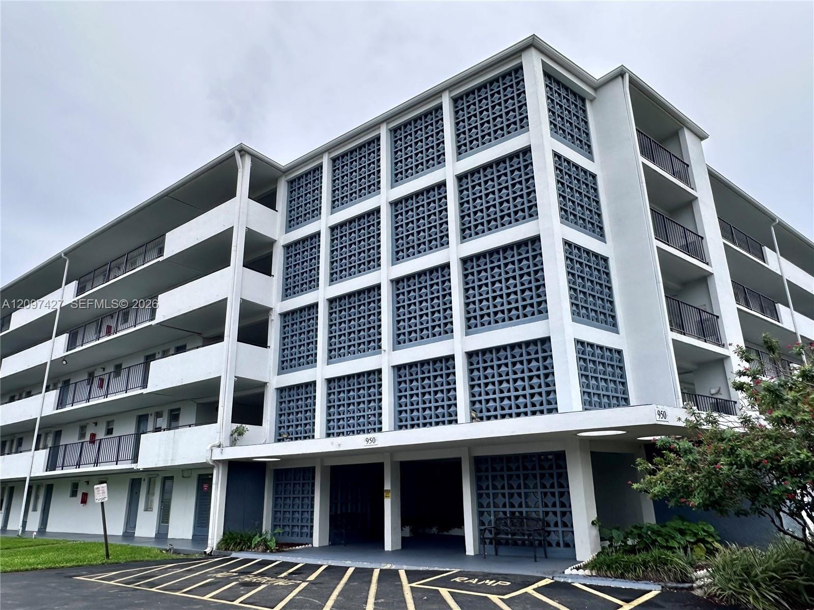 950 Hillcrest Drive 511, Hollywood, FL 33021