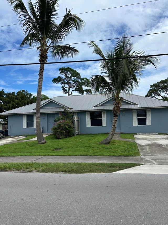 2987-2997 SE GOLDEN GATE Avenue, Stuart, FL 34997