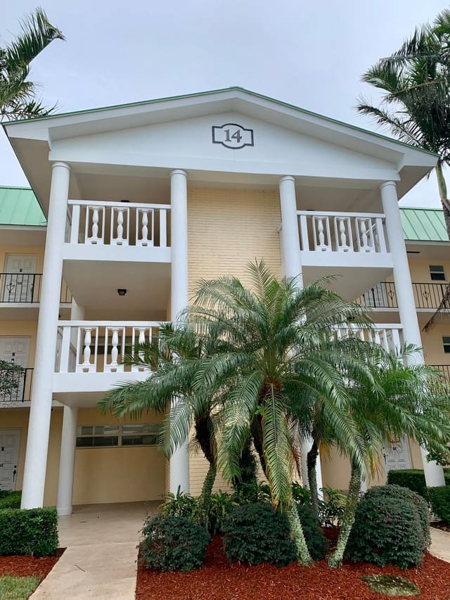 14 COLONIAL CLUB Drive 301, Boynton Beach, FL 33435