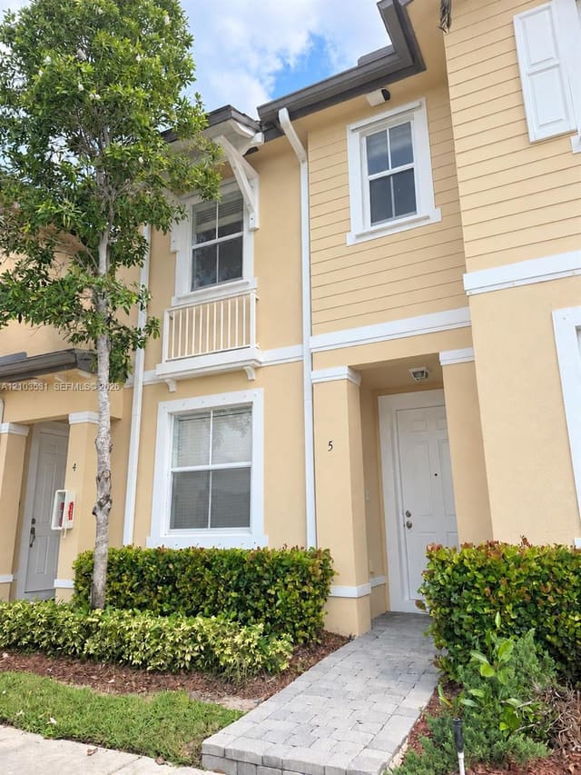 2885 SE 1st Drive 5, Homestead, FL 33033