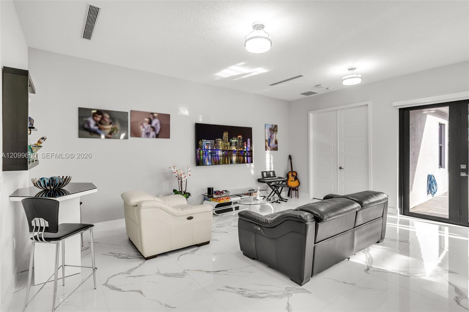 8924 NW 161st Terrace, Miami Lakes, FL 33018 photo 4