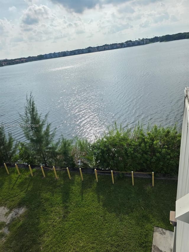 16410 NW 59th Avenue, Miami Lakes, FL 33014