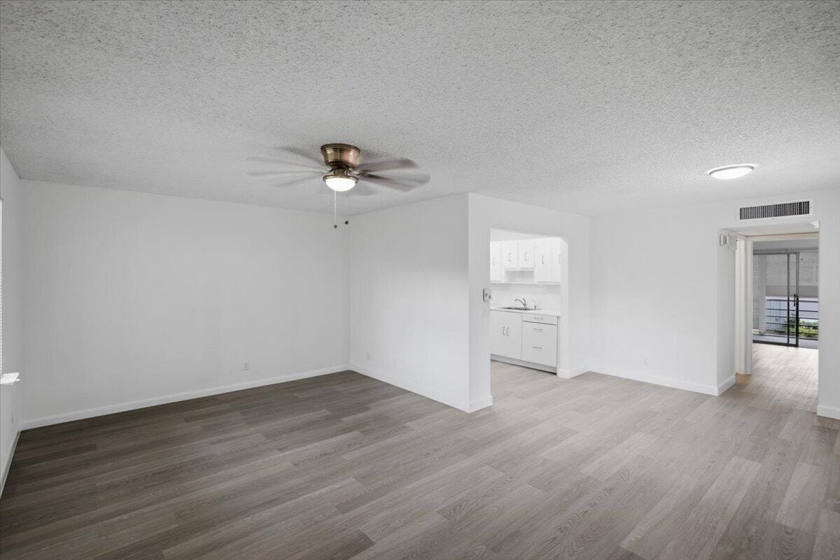 527 Normandy K — photo 12