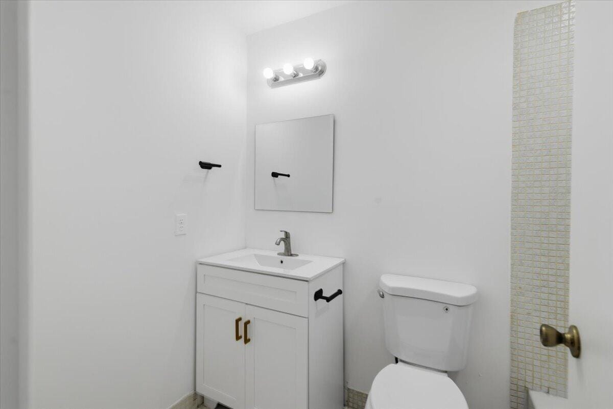 527 Normandy K, Delray Beach, FL 33484 photo 19