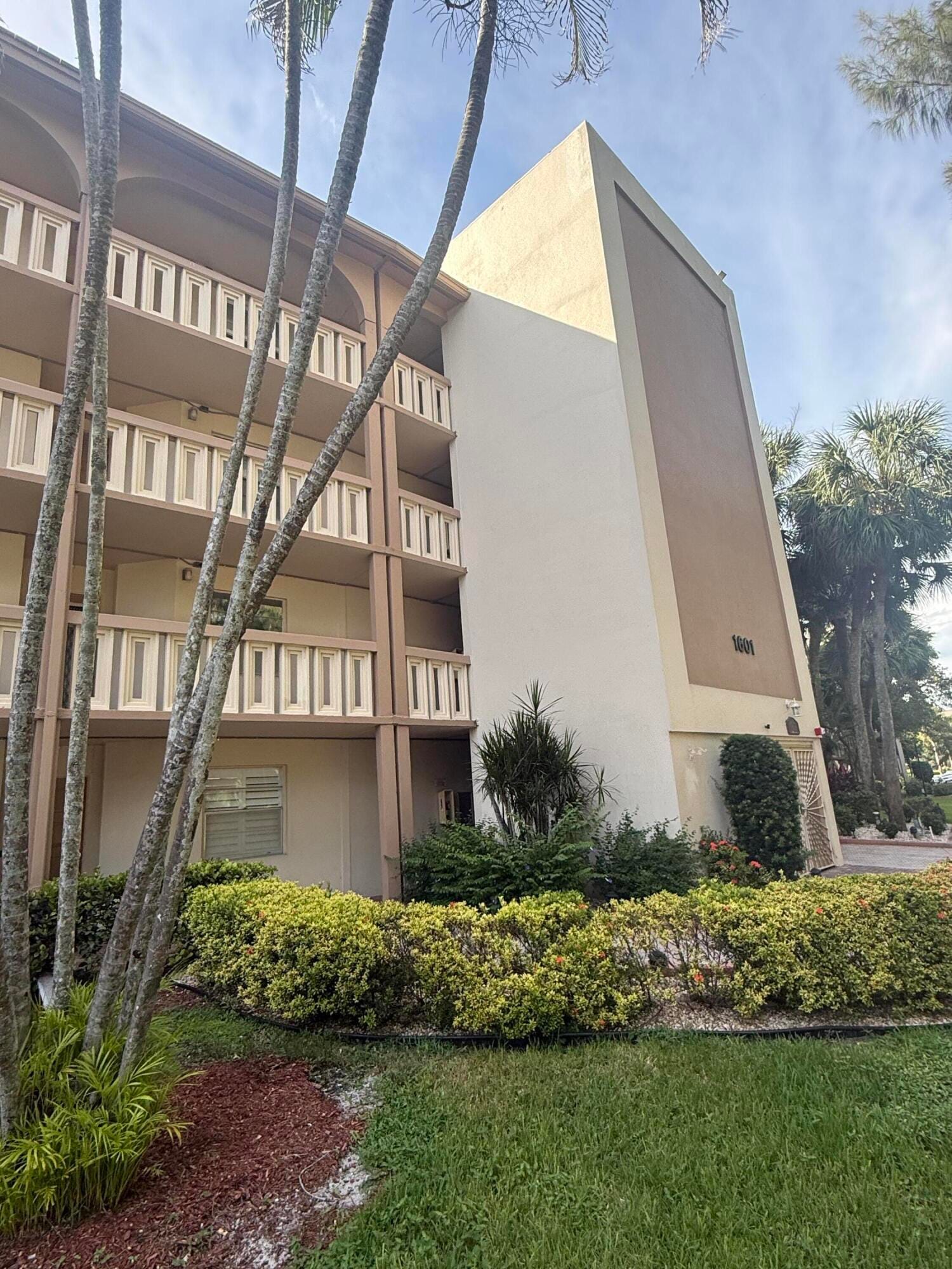 1601 ABACO Drive L4, Coconut Creek, FL 33066 photo 2