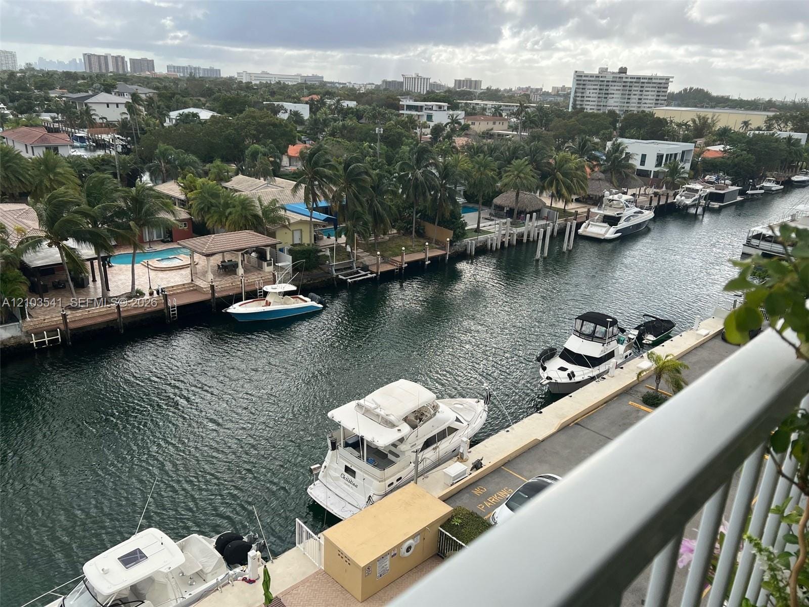2000 NE 135th Street 707, North Miami, FL 33181 photo 2
