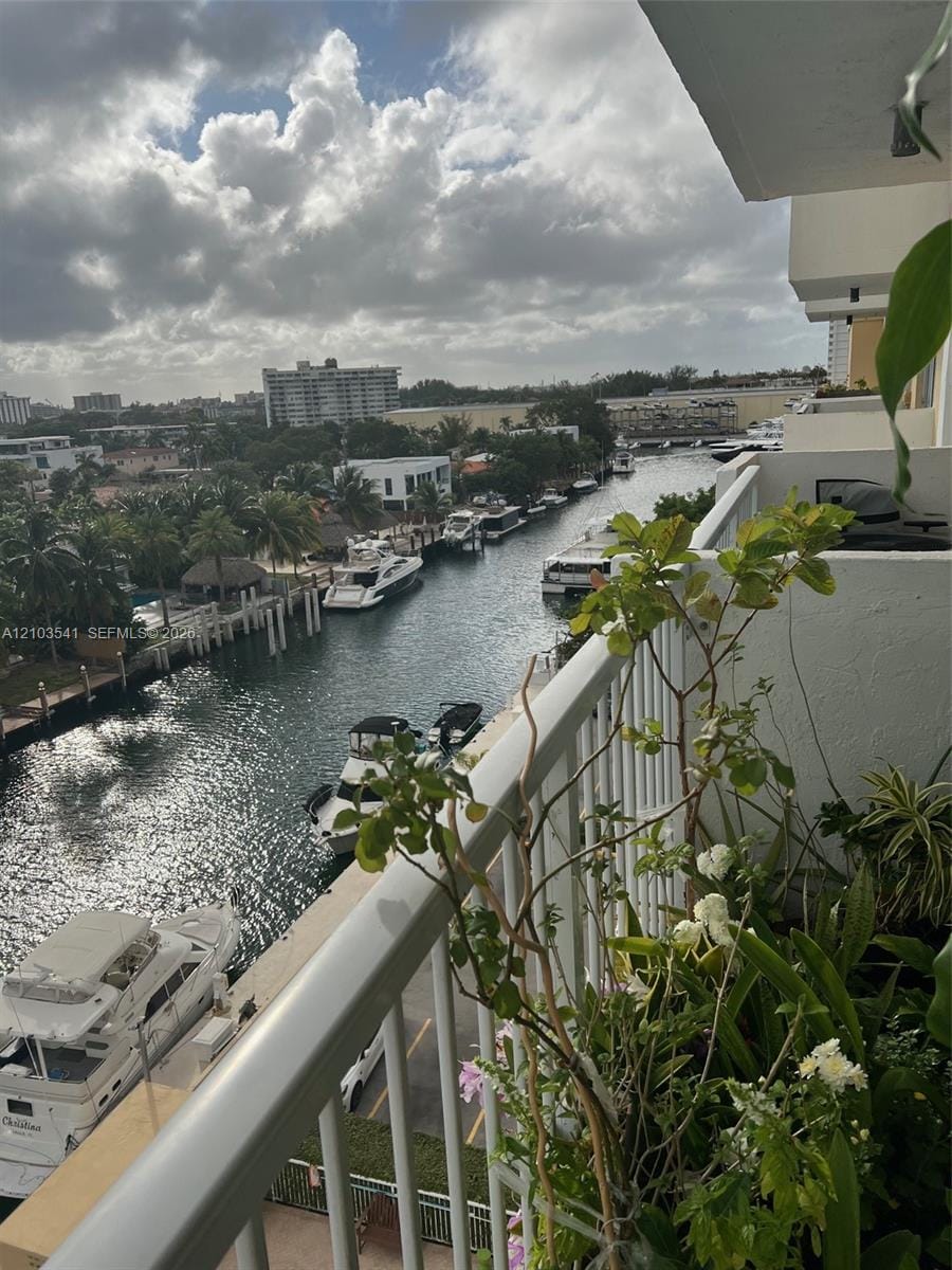 2000 NE 135th Street 707, North Miami, FL 33181 photo 5