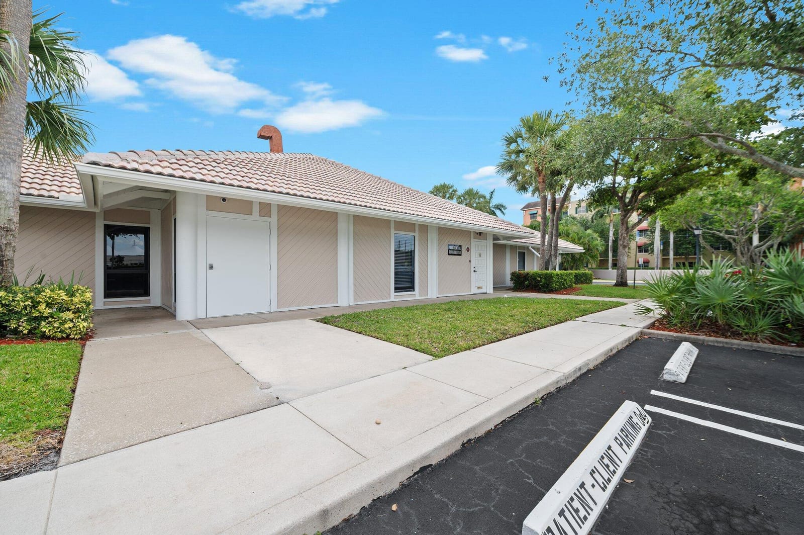 1501 PRESIDENTIAL Way 9, West Palm Beach, FL