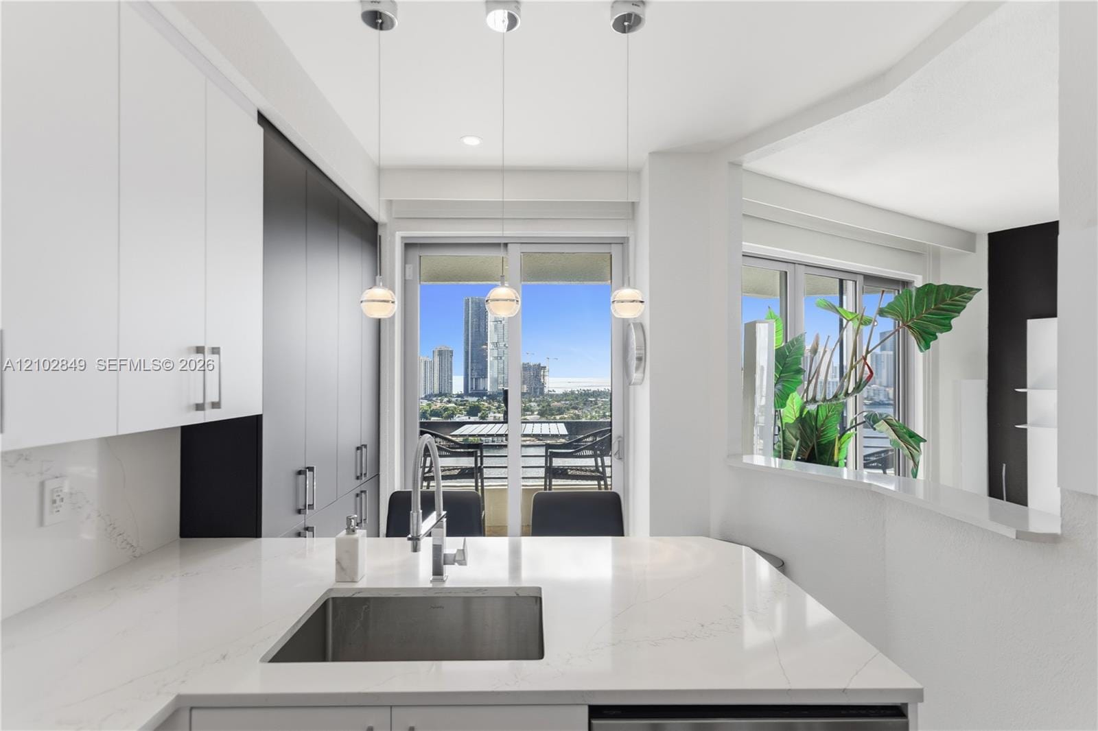 3600 Mystic Pointe Drive PH-16 — photo 3