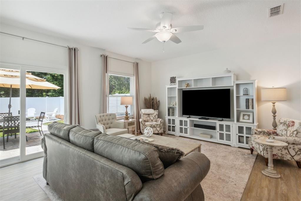 913 S 7TH Street, Fernandina Beach, FL 32034 photo 3