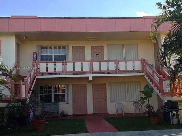 5270 SW 90th Way 3, Cooper City, FL 33328