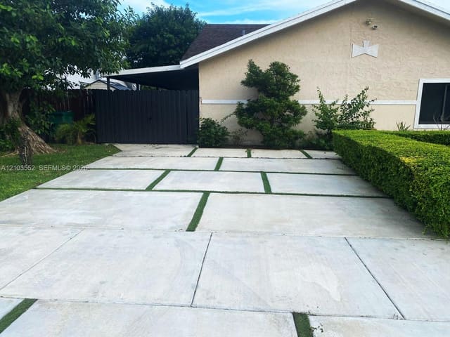 9311 SW 100th Ave Road, Miami, FL 33176
