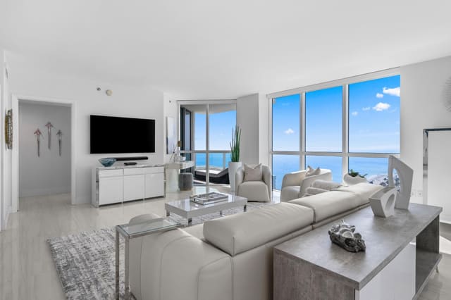 101 S Fort Lauderdale Beach Boulevard 1807, Las Olas Beach Club, Fort Lauderdale, FL