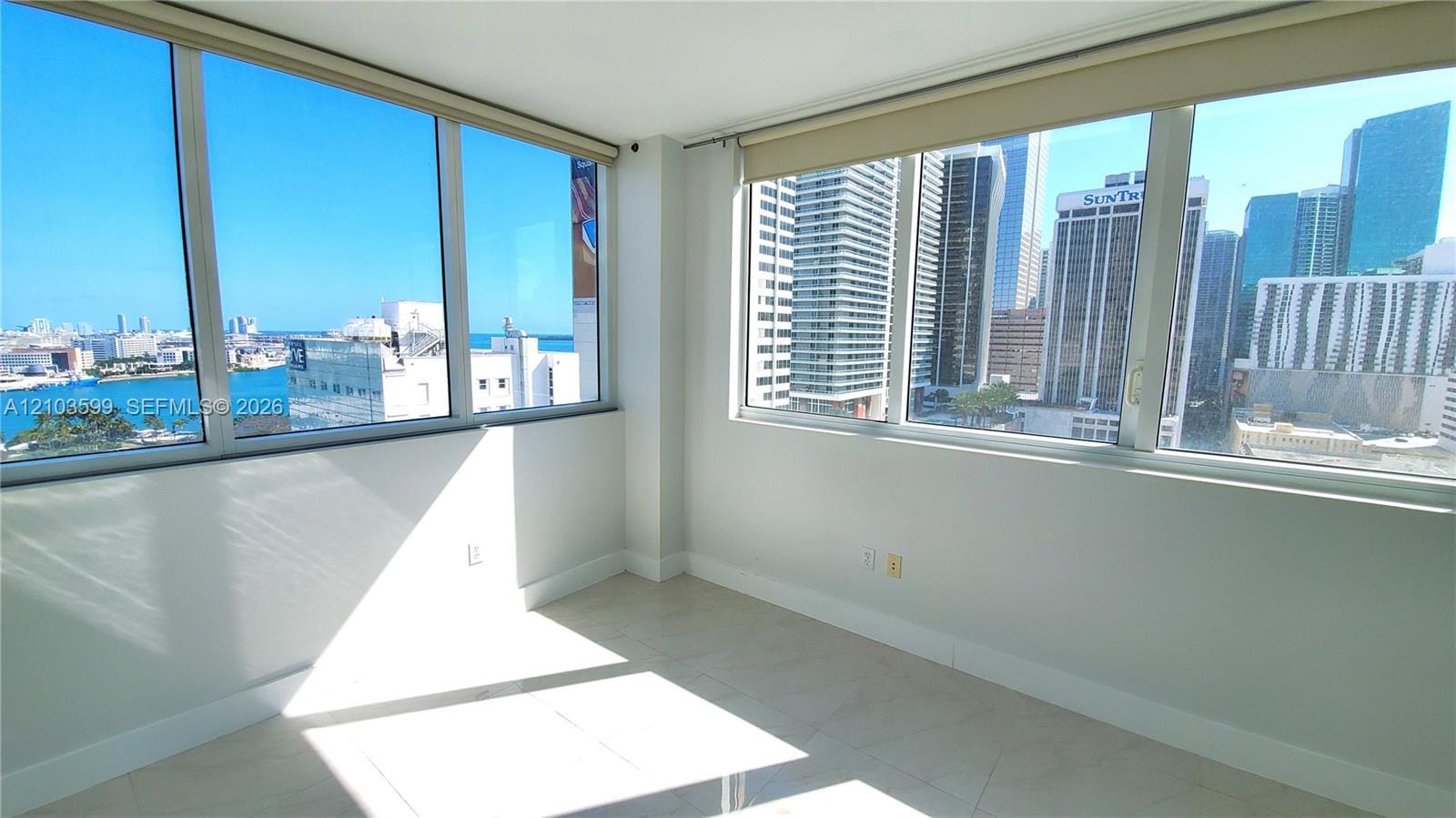 253 NE 2nd Street 1809, Miami, FL 33132 photo 2